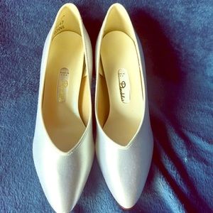 Dyeables Women’s Heels New in Box